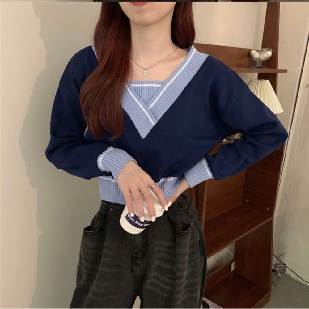 💙Brand New V-neck Sweater cropped